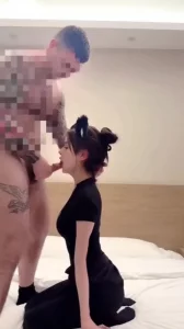 画面感太强！强壮有力肌肉男和肥臀细腰学生妹 感觉逼都要被操烂了